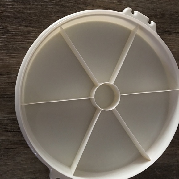 Large Party Tray: Vintage Tupperware - Picture 10 of 14